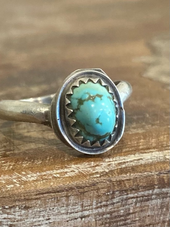 Silver Tone Sawtooth Bezel with Turquoise Colored Stone Ring Approx 5.5 Size - Picture 7 of 14